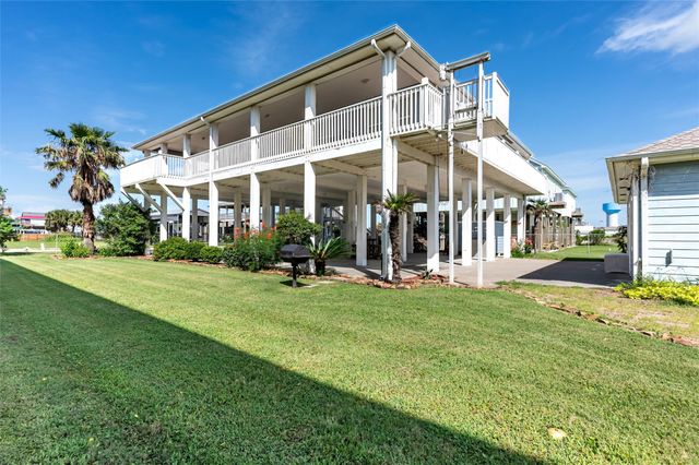 876 Kahla Drive, Crystal Beach, TX 77650