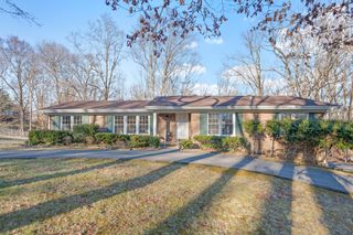 115 Rae Ln, Burns, TN 37029