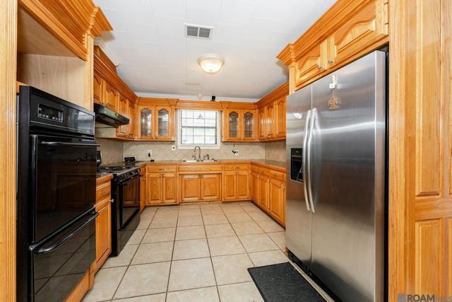 57728 Grove Rd, Plaquemine, LA 70764