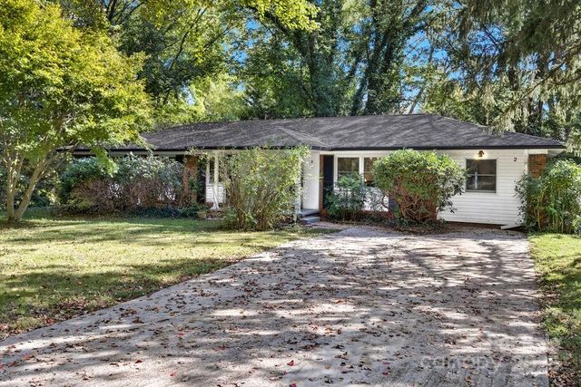 2 Fernbrook Place, Asheville, NC 28804