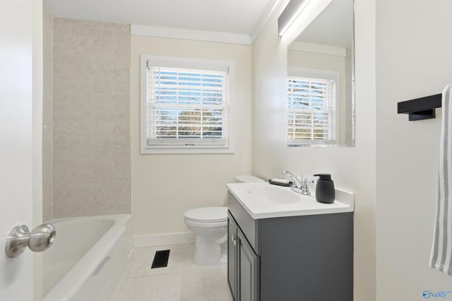 3504 Cable Street NW, Huntsville, AL 35810