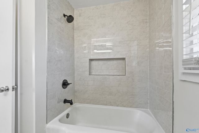 3504 Cable Street NW, Huntsville, AL 35810