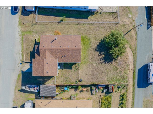 1826 22ND St, Myrtle Point, OR 97458