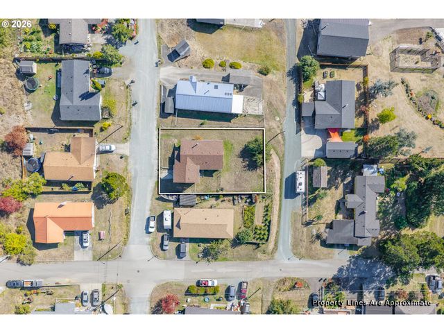 1826 22ND St, Myrtle Point, OR 97458
