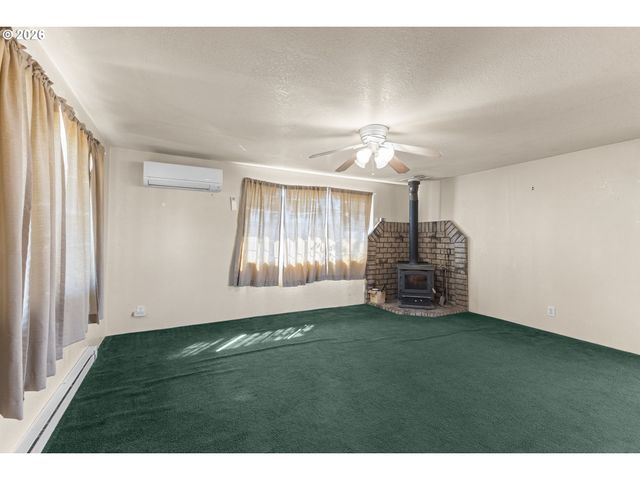 1826 22ND St, Myrtle Point, OR 97458