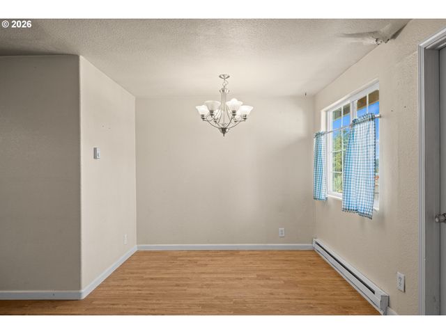 1826 22ND St, Myrtle Point, OR 97458