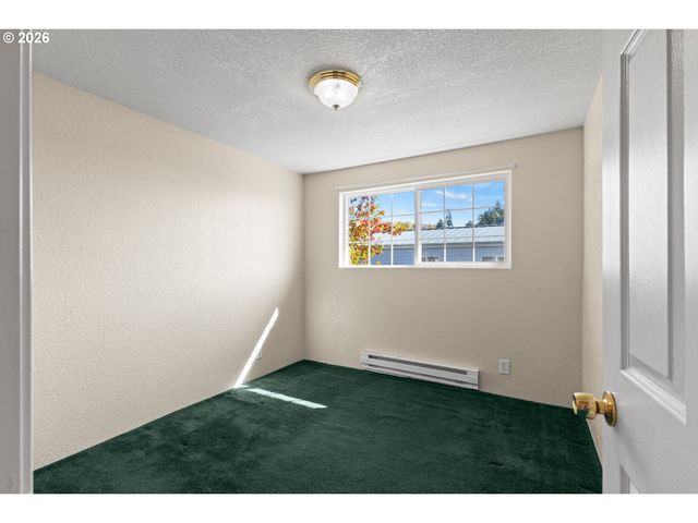 1826 22ND St, Myrtle Point, OR 97458
