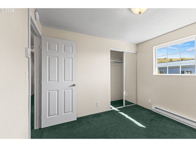 1826 22ND St, Myrtle Point, OR 97458