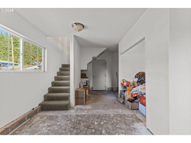 1826 22ND St, Myrtle Point, OR 97458