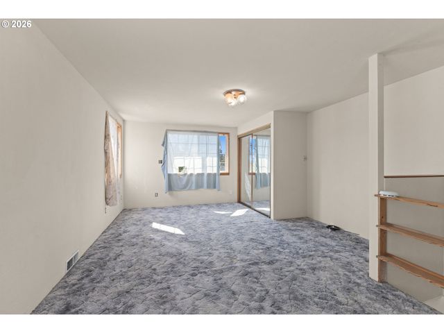1826 22ND St, Myrtle Point, OR 97458