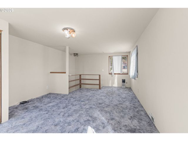 1826 22ND St, Myrtle Point, OR 97458