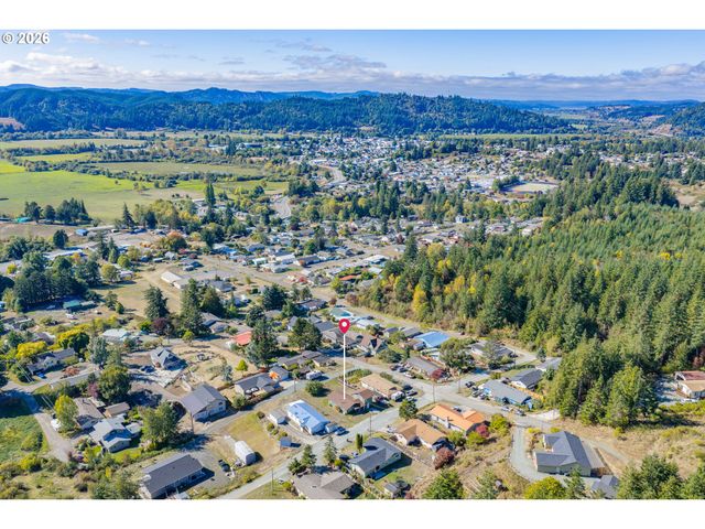 1826 22ND St, Myrtle Point, OR 97458