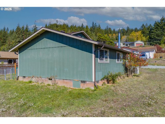 1826 22ND St, Myrtle Point, OR 97458