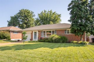 4319 Sinnwell Drive, St Louis, MO 63123