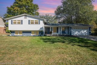 6545 Post Oak Drive, West Bloomfield, MI 48322