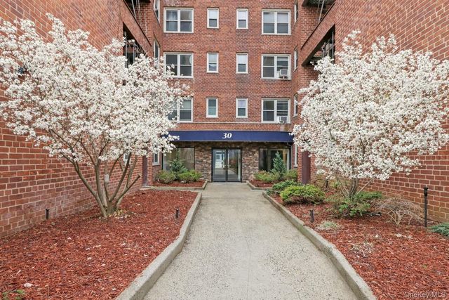 30 N Broadway 5H, White Plains, NY 10601