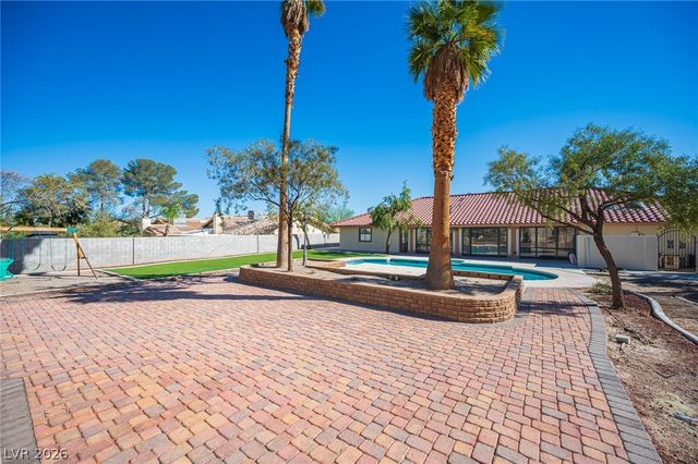 7100 King Solomons Court, Las Vegas, NV 89117
