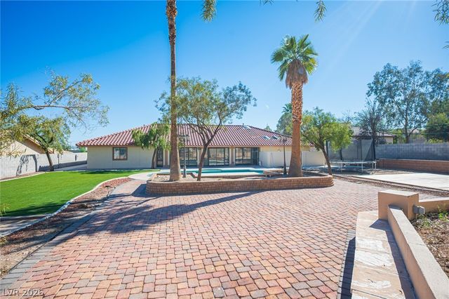 7100 King Solomons Court, Las Vegas, NV 89117
