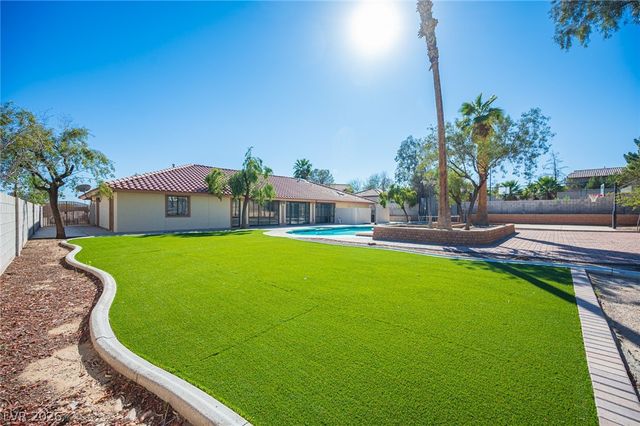 7100 King Solomons Court, Las Vegas, NV 89117
