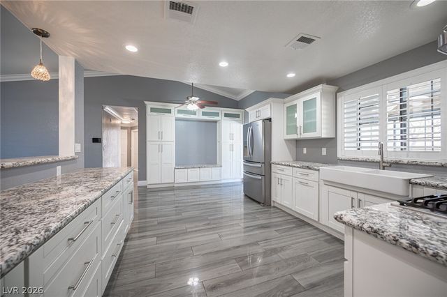 7100 King Solomons Court, Las Vegas, NV 89117