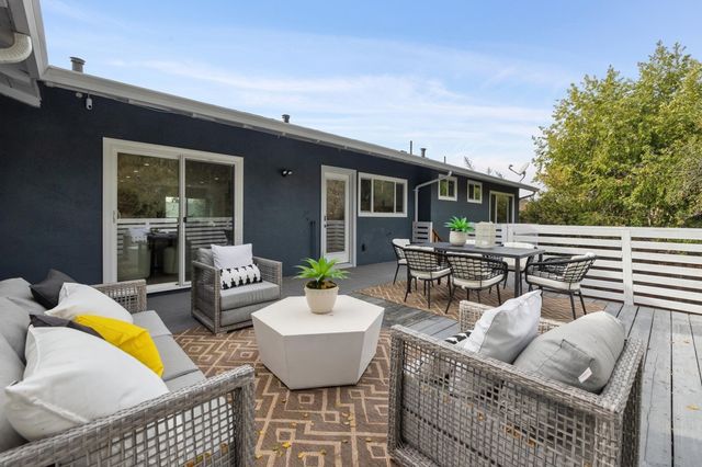 2566 2566 Lancaster Rd, Hayward, CA 94542