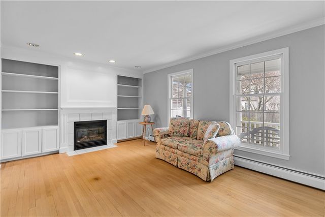 17 Bayside Avenue, Newport, RI 02840