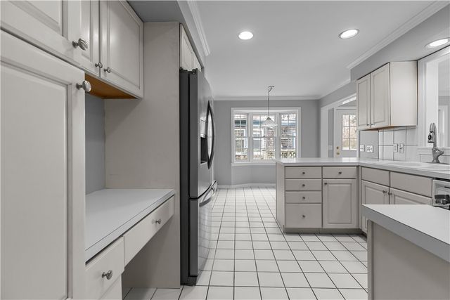 17 Bayside Avenue, Newport, RI 02840