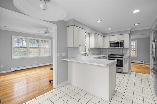 17 Bayside Avenue, Newport, RI 02840