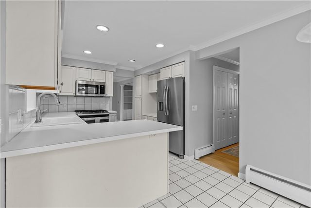 17 Bayside Avenue, Newport, RI 02840