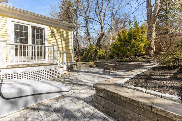 17 Bayside Avenue, Newport, RI 02840
