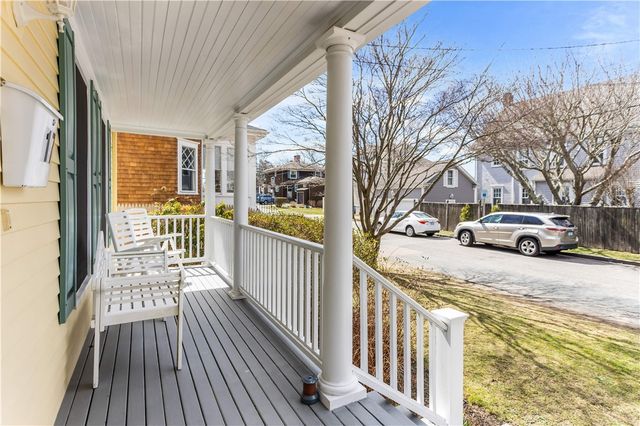 17 Bayside Avenue, Newport, RI 02840