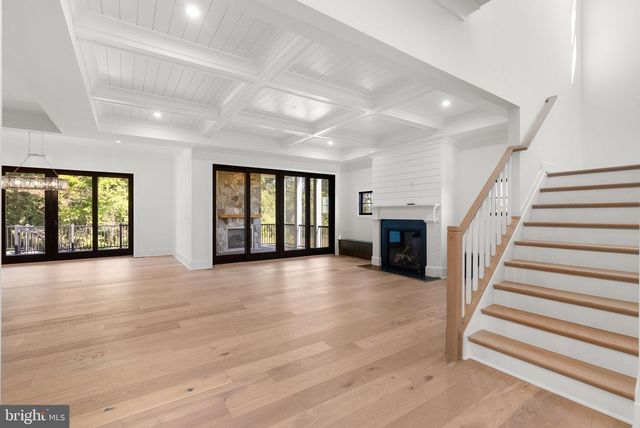 38652 JOHN WOLFORD RD, Waterford, VA 20197