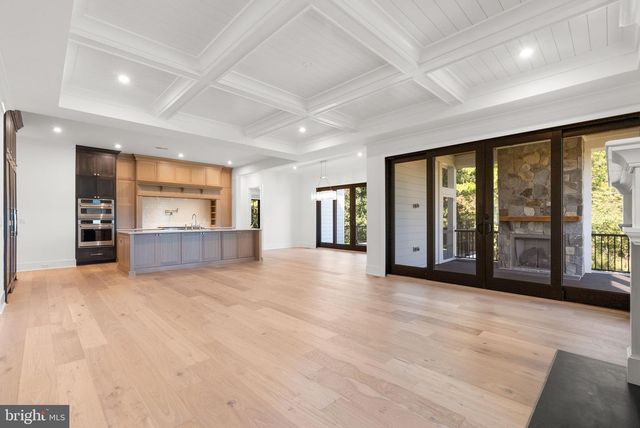 38652 JOHN WOLFORD RD, Waterford, VA 20197