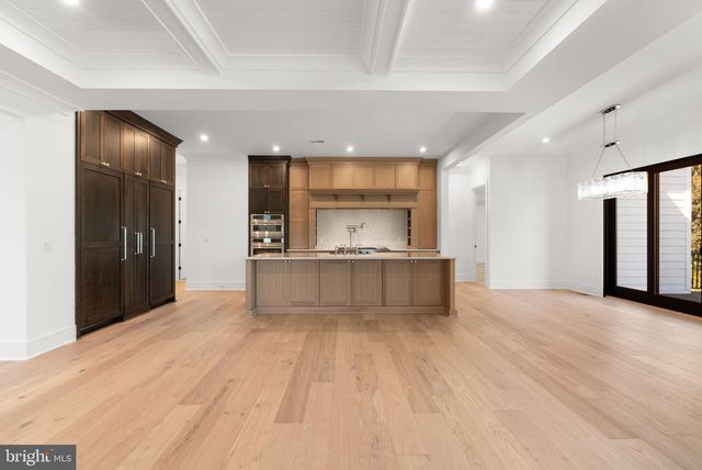 38652 JOHN WOLFORD RD, Waterford, VA 20197