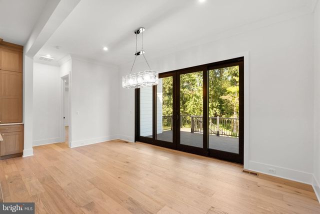 38652 JOHN WOLFORD RD, Waterford, VA 20197