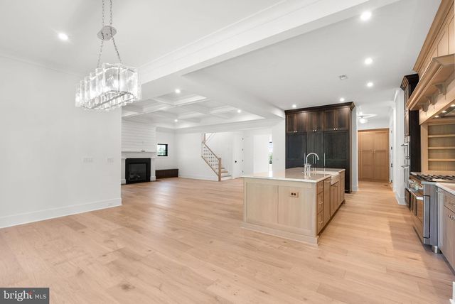 38652 JOHN WOLFORD RD, Waterford, VA 20197