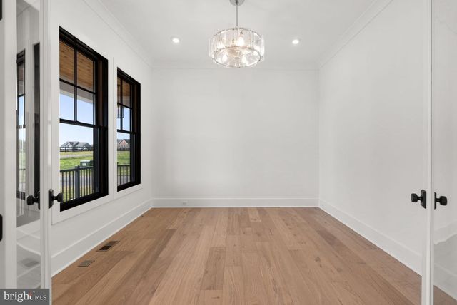 38652 JOHN WOLFORD RD, Waterford, VA 20197