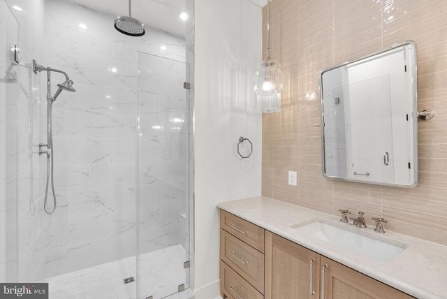 38652 JOHN WOLFORD RD, Waterford, VA 20197