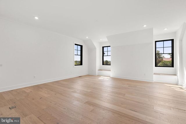 38652 JOHN WOLFORD RD, Waterford, VA 20197