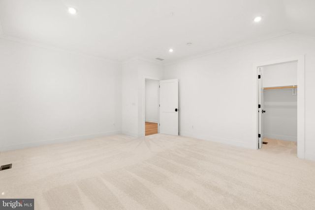 38652 JOHN WOLFORD RD, Waterford, VA 20197