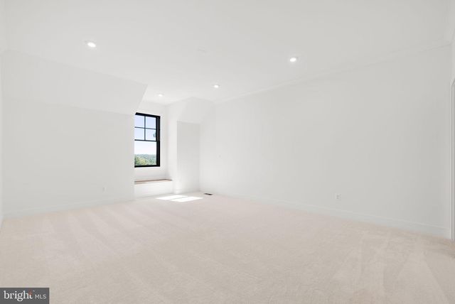 38652 JOHN WOLFORD RD, Waterford, VA 20197