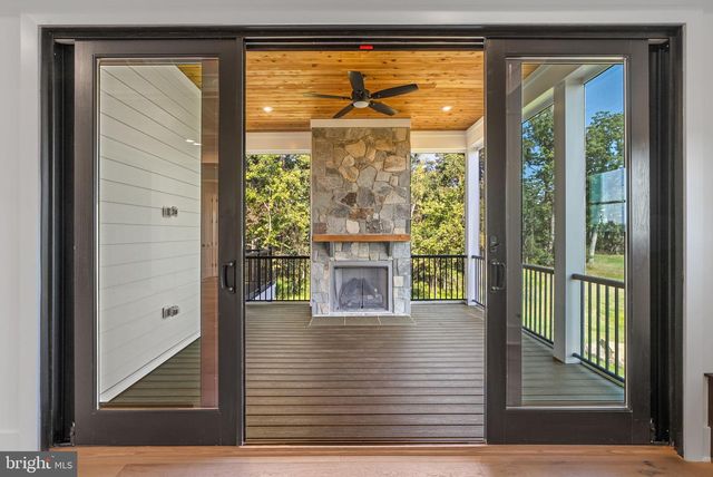 38652 JOHN WOLFORD RD, Waterford, VA 20197