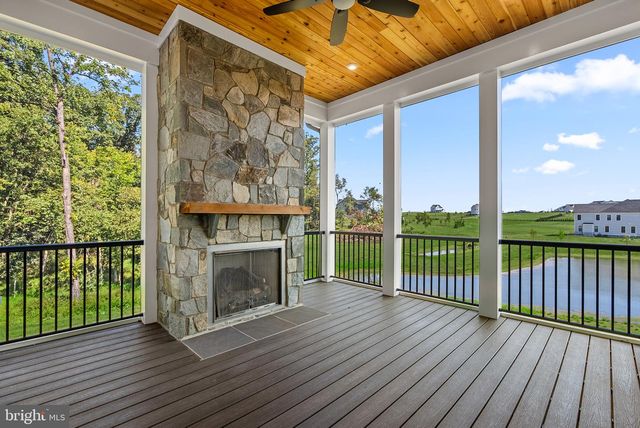 38652 JOHN WOLFORD RD, Waterford, VA 20197