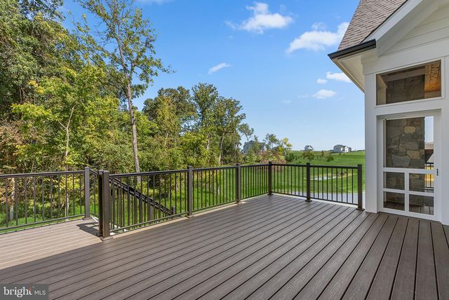 38652 JOHN WOLFORD RD, Waterford, VA 20197