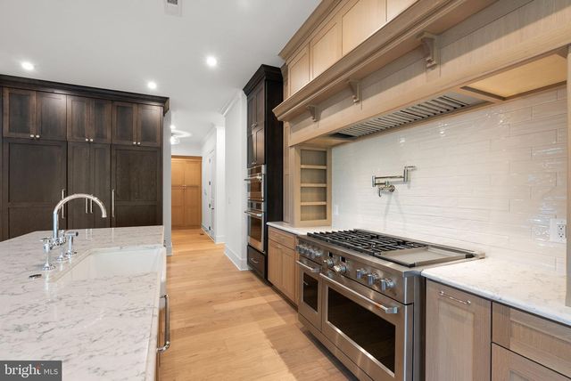 38652 JOHN WOLFORD RD, Waterford, VA 20197