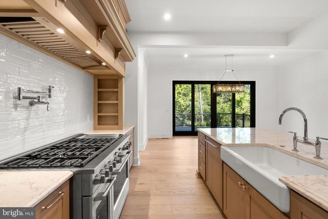 38652 JOHN WOLFORD RD, Waterford, VA 20197