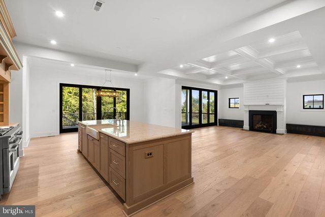 38652 JOHN WOLFORD RD, Waterford, VA 20197