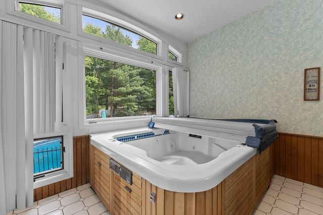 45 Wachusett Ave, Shrewsbury, MA 01545