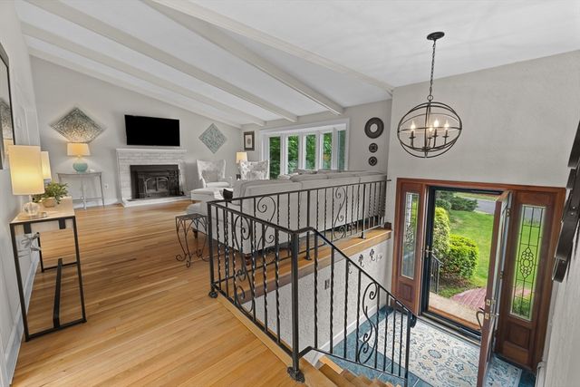 45 Wachusett Ave, Shrewsbury, MA 01545