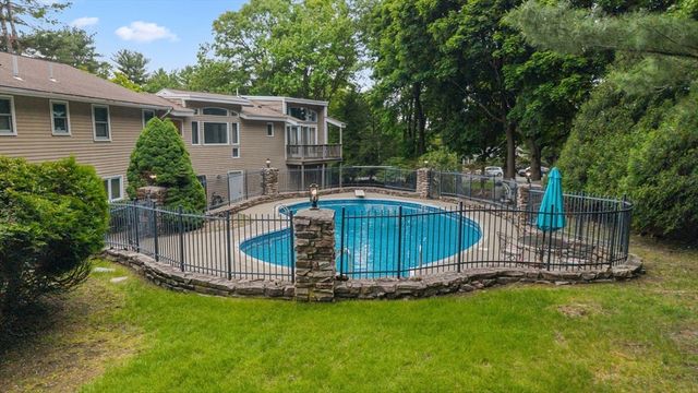 45 Wachusett Ave, Shrewsbury, MA 01545